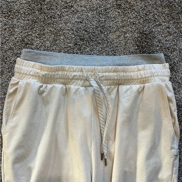 VUORI Halo Performance Stretch Warm Up Joggers Cream DreamKnit Womens SMALL - Picture 5 of 9